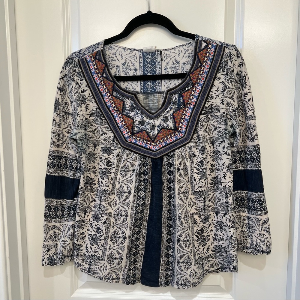 Akemi + Kin blouse size S
